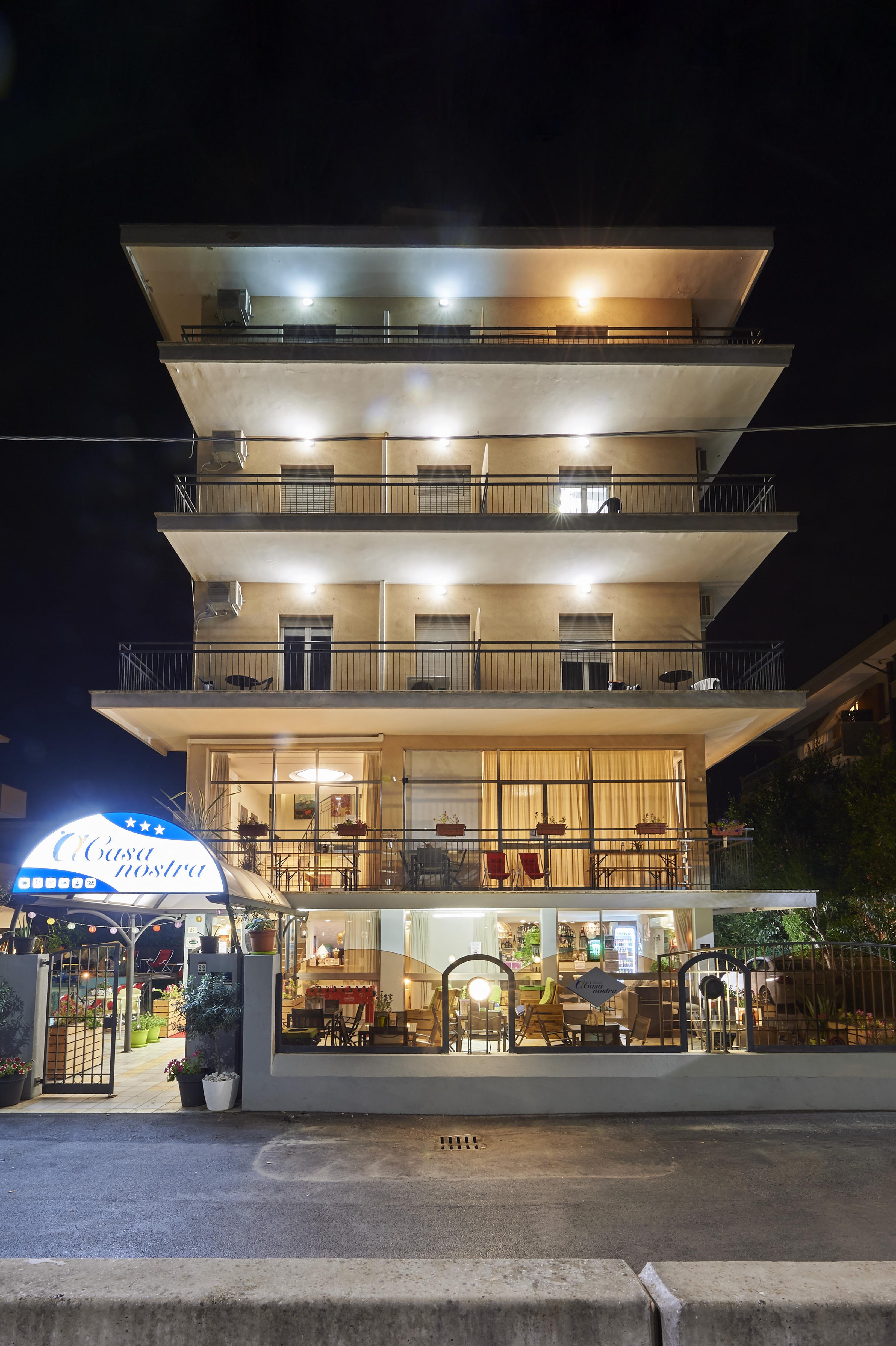 Hotel A Casa Nostra Римини Экстерьер фото