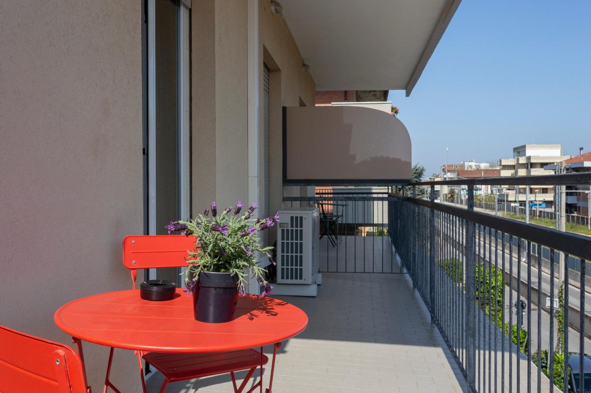 Hotel A Casa Nostra Римини Экстерьер фото