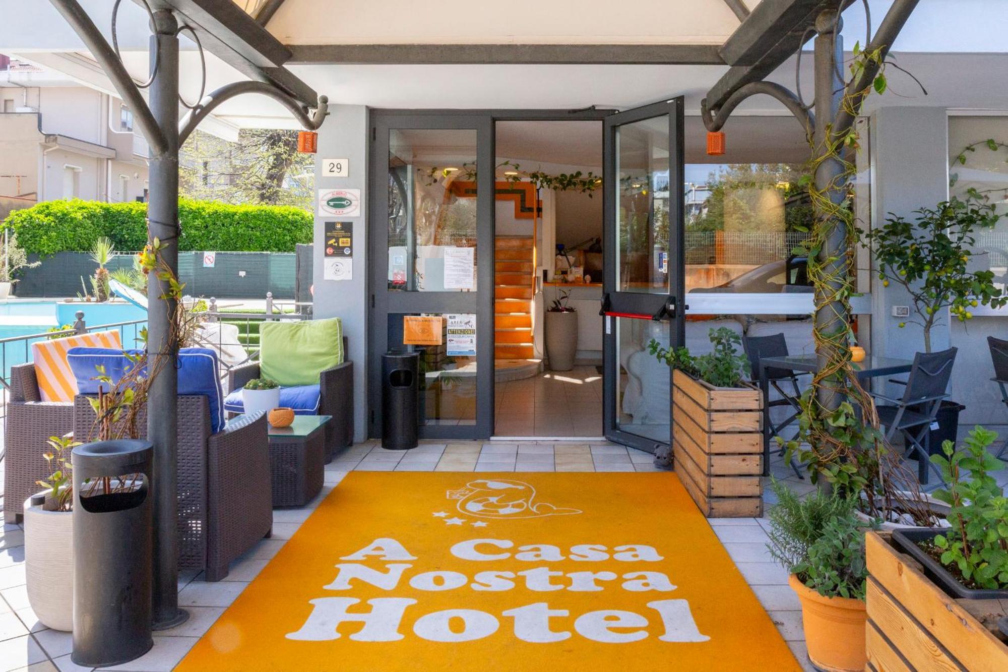 Hotel A Casa Nostra Римини Экстерьер фото
