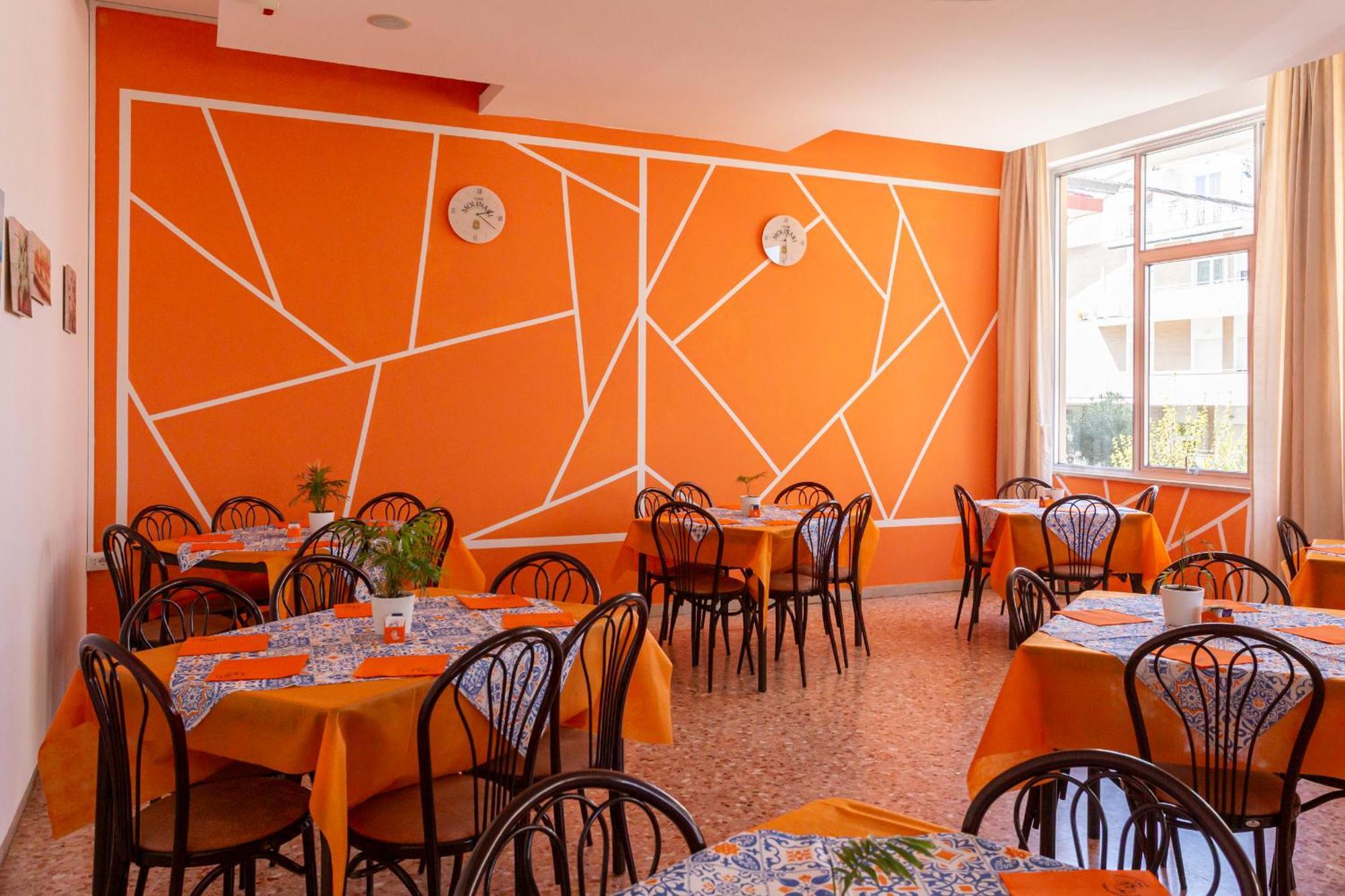 Hotel A Casa Nostra Римини Экстерьер фото