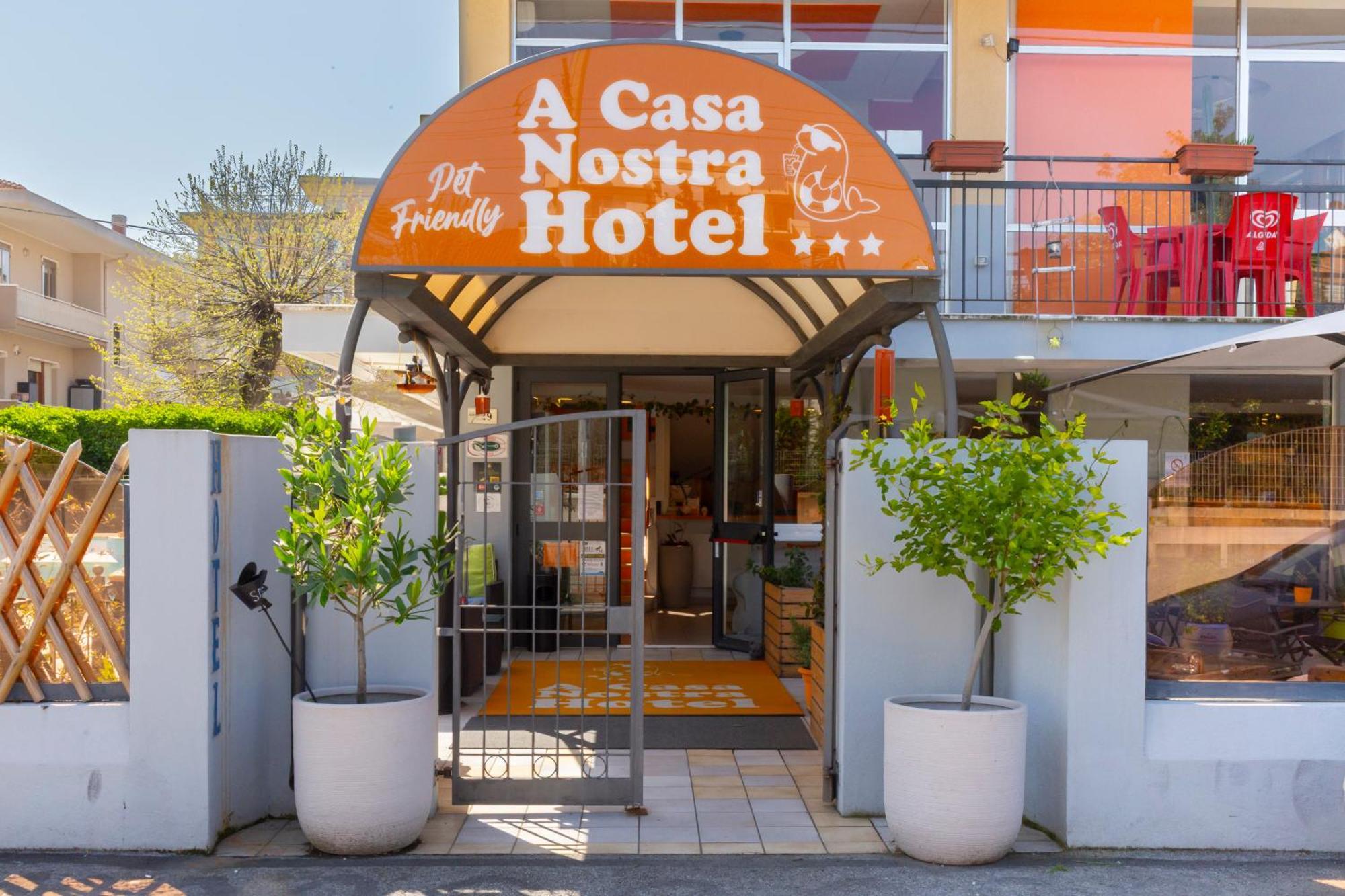 Hotel A Casa Nostra Римини Экстерьер фото